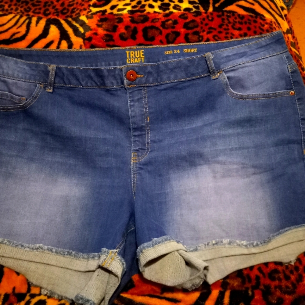 Size 24 women's short shorts